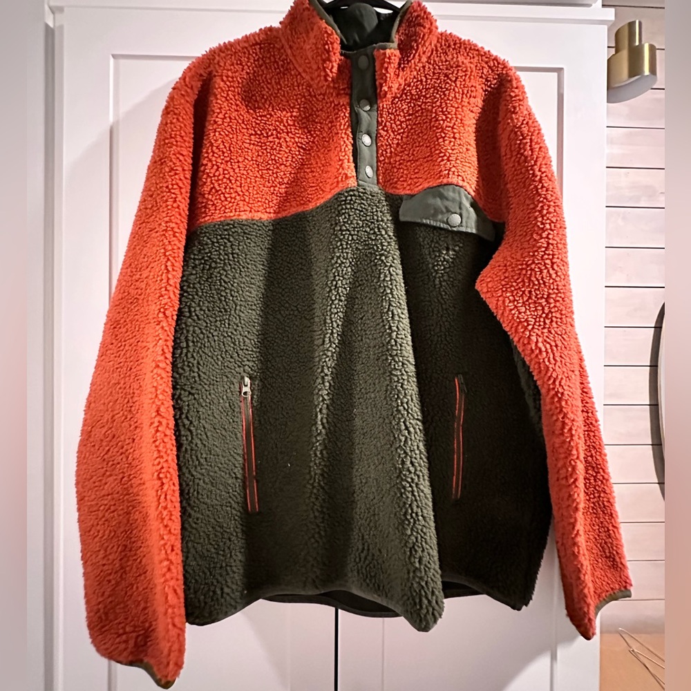 Orvis men’s sherpa pullover size XL.